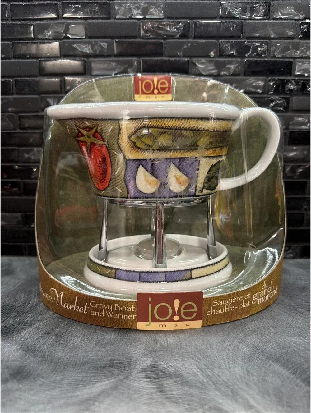 Jo!e Uptown Market Gravy Boat And Warmer Set.